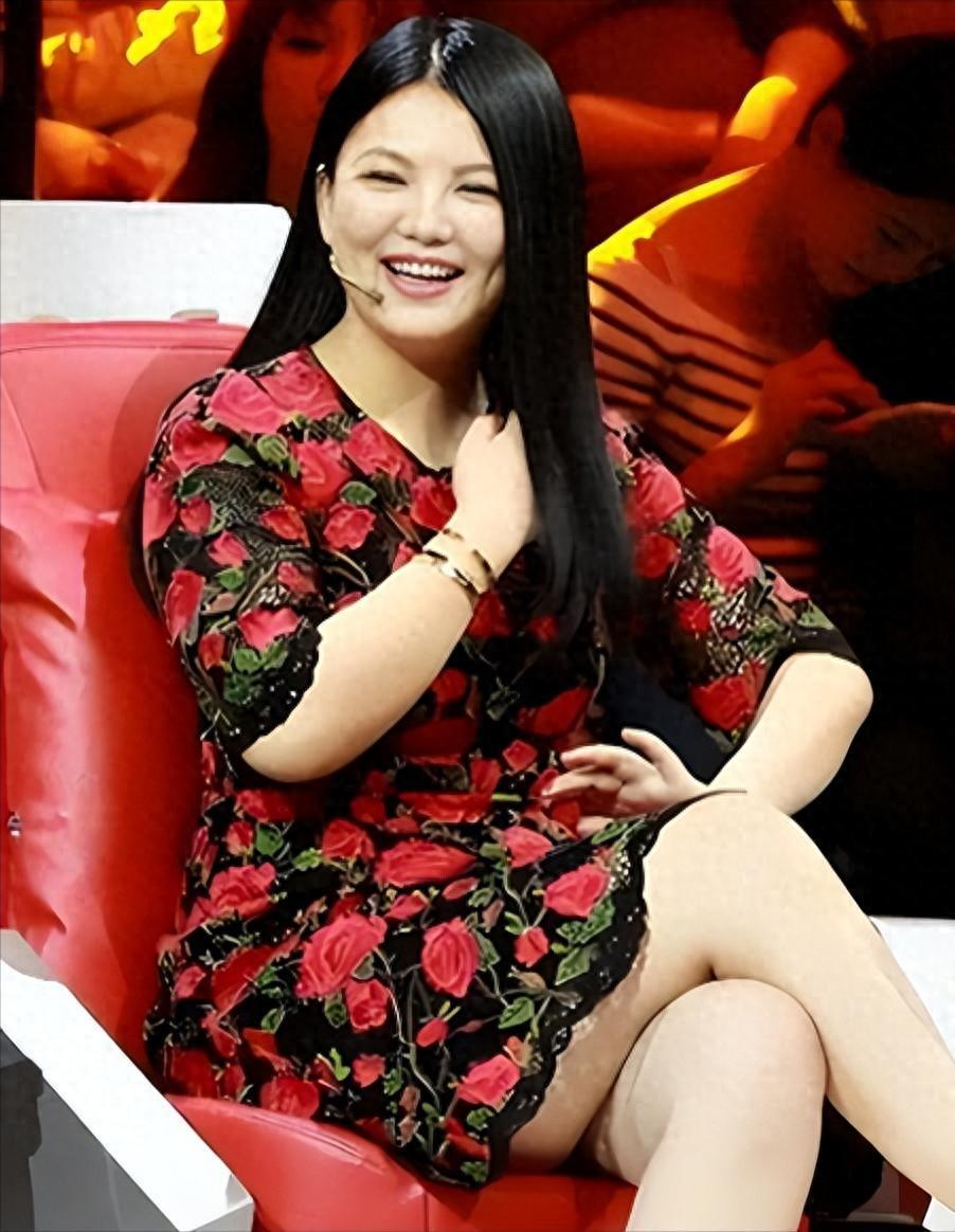 开云体育app-这回真洗不白了！ 高调炫富的李湘再传&amp;quot;噩耗&amp;quot;，被扒的&amp;quot;底裤&amp;quot;不剩